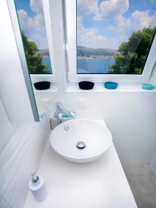 Seaside family friendly house with a swimming pool Okrug Donji, Ciovo - 17587