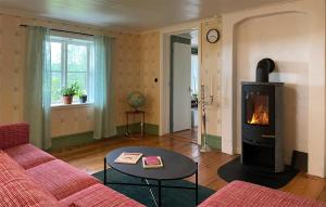 2 Bedroom Awesome Home In Arboga