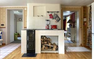 2 Bedroom Awesome Home In Arboga