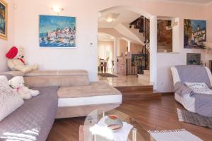 Holiday house with a swimming pool Lovran, Opatija - 24076