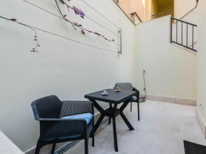 Apartment Urban Black