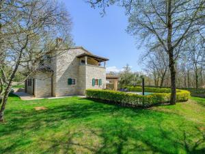 Villa in Banki with swimming pool