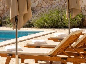 Villa in Gostinjac with swimming pool