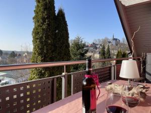 Long 4 stars with balcony