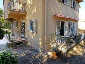 Holiday apartment in Pore with swimming pool