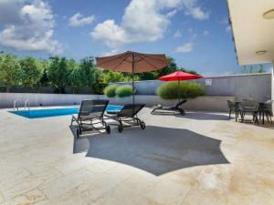 Villa in Fa ana with swimming pool