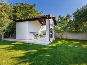 Villa in Fa ana with swimming pool