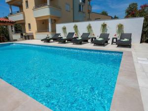 Apartment in Fazana with swimming pool