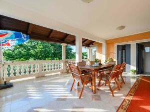 Apartment in Porec with swimming pool