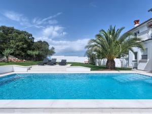 Villa in Pula with swimming pool