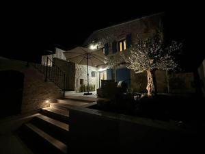 Villa in Mugeba with swimming pool