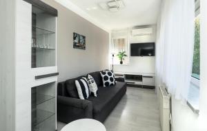 2 Bedroom Gorgeous Apartment In Rijeka