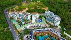 Spectacular two bed penthouse amazing sea views