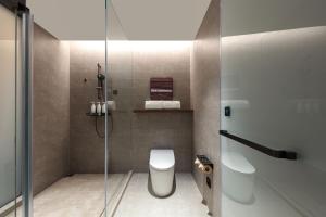 Atour Hotel Jiangmen Hetang Longhu