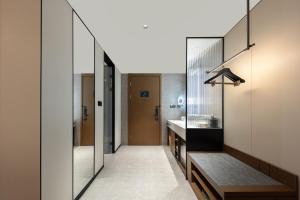 Atour Hotel Jiangmen Hetang Longhu