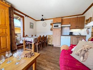 Appartement au cœur du village avec piscine et terrasse - FR-1-505-234