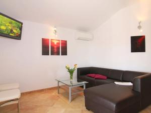 Holiday apartment in Porec with swimming pool