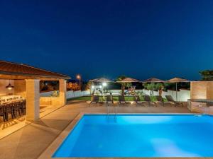 Villa in Buici with swimming pool