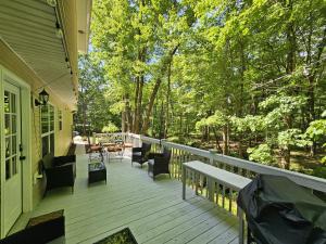 30 Day Minimum Stay - Private Creekside Solace