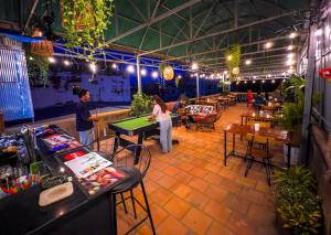 Social Backpacker Hostel & Rooftop Bar
