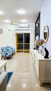 Santorini 3BR Resort Apartment Pool & Gym Negombo Kadirana
