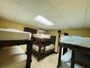 Casa práctica para grupos en el Centro de Monterrey - hasta 14 personas con AC