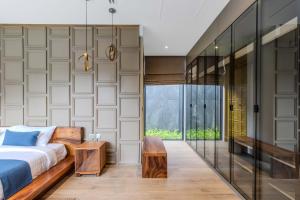 V253 Brand New 2BR with Pool and Full Kitchen