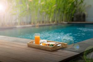Private Pool, Rice Fields, 2 BR Villa Near Canggu