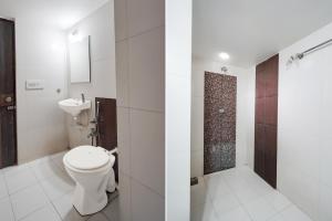 Super Collection O Sachivalaya Metro Station Gandhinagar Formerly Hotel Ghunghat Inn