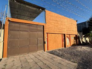 Lugar encantador con chimenea