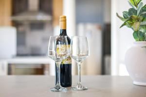 StayAU Newly Coastal 5BR Escape with Pool Table