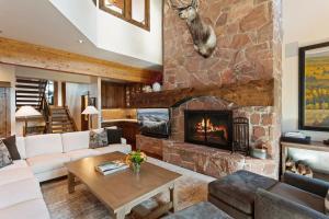 Stag Lodge at Deer Valley Resort - Four Bedroom Residence with Loft and Spa #29 condo