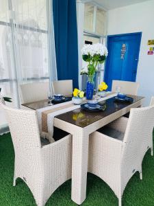 Durrani Cozyhouse 3 mins walk from the beach