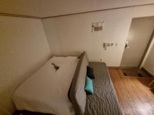 AngelB-20 minutes to Gangnam! Hotel-style bedding, OTT service, Cooking,Laundry, the most reasonable choice for Seoul travel & business!