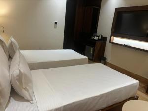 Clarks Inn Suites Agra Near Tajmahal