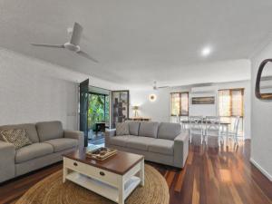 Kingfisher on Mandalay