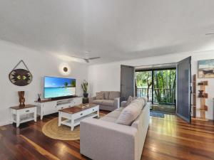 Kingfisher on Mandalay