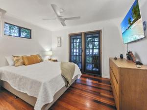 Kingfisher on Mandalay