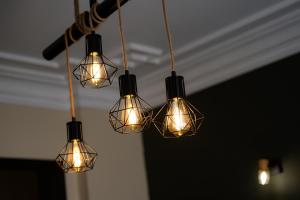 2 DeLuxe Apartments, Top Center Free Parking, 4 BDR