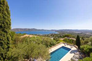Villa MARINARCA sitew Porto Vecchio Marina di Fiori Vue mer piscine chauffée Clim plage à pied tennis
