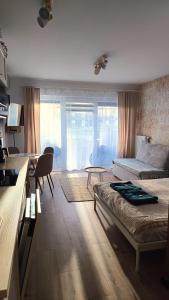 Studio by the River with Terrace, Basen, Sauna, Jacuzzi, Fitness