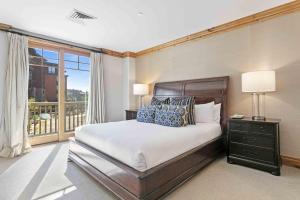 302 - Four Bedroom Silver Strike condo