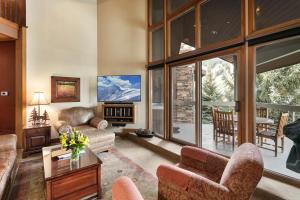 Powder Run at Deer Valley Resort - Four Bedroom Condo with Hot Tub #A32
