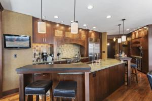 Flagstaff Lodge at Deer Valley Resort - Three Bedroom Residence #302 condo