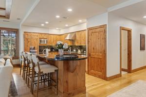 106 - Three Bedroom Shooting Star condo