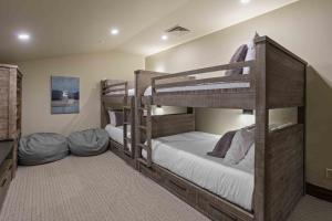 706 - Three Bedroom Deluxe Silver Strike condo