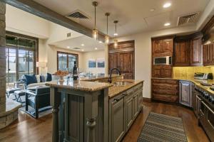 706 - Three Bedroom Deluxe Silver Strike condo