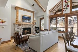 302 - Three Bedroom Shooting Star condo