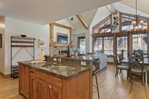 302 - Three Bedroom Shooting Star condo