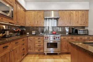 302 - Three Bedroom Shooting Star condo